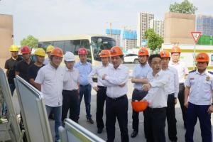 市委常委、常務(wù)副市長楊六順一行調(diào)研公司壟上花苑項目施工安全情況